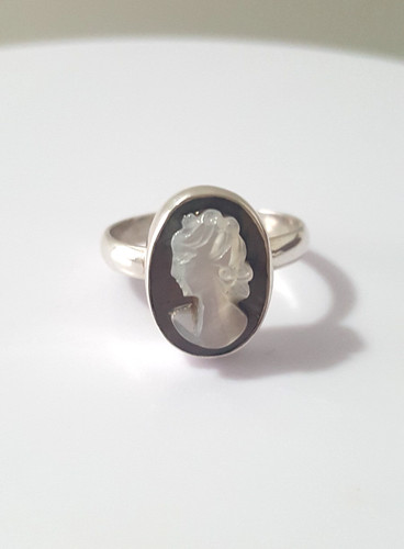 Gorgeous vintage real carved - gorgeous,