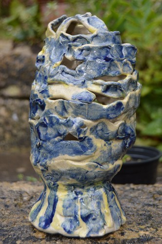 Art pottery not for the - art, feint