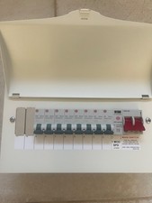 WYLEX - 11-Way Metal Consumer Unit, 100A Main Switch with spd and 8 rcbos