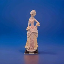 Capodimonte Giuseppe Armani Elegant Lady,with A Feather In Her Hand