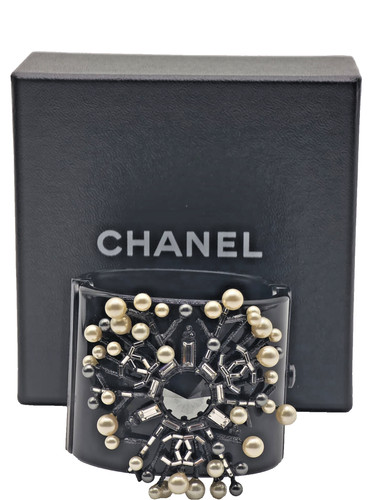 Chanel black resin - black,