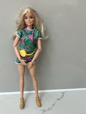 Barbie Made to Move  With Earrings Fully Articulated Doll