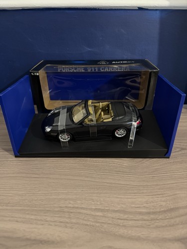 Autoart scale model - autoart,