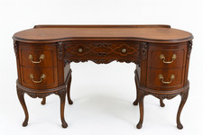 Vintage Kidney-Shaped Vanity