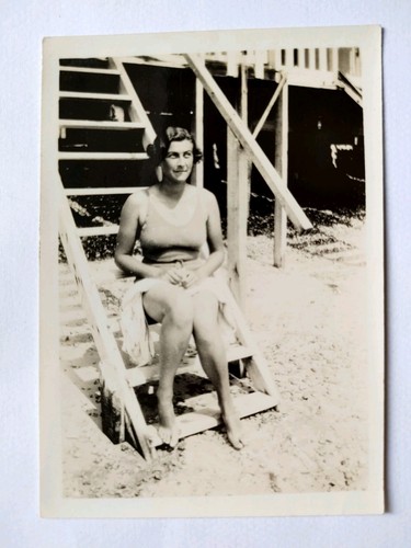 Glamorous lady the beach - lady,