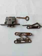 Singer Bentwood case lock &