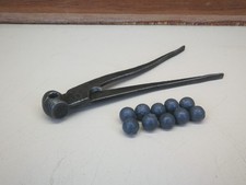 Antique Single Cavity Round