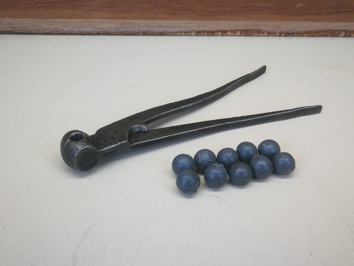 Antique single cavity round - antique,