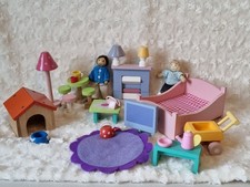 Wooden Dolls House Furniture And 2 Figures Some Le Toy Van Dog House Assessories