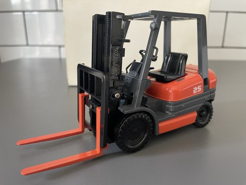 Geneo larger scale - geneo?, 1:24?