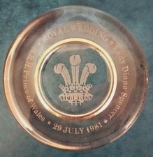 Solid Glass Paperweight Royal Wedding Prince Of Wales & Lady Diana 29 July 1981
