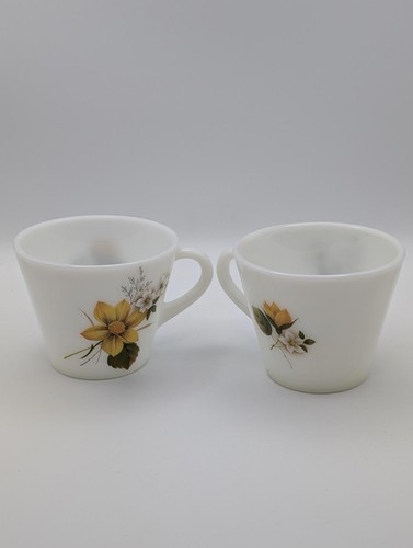 Two vintage pyrex - two,