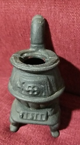 Vintage cast iron pot - vintage, belly