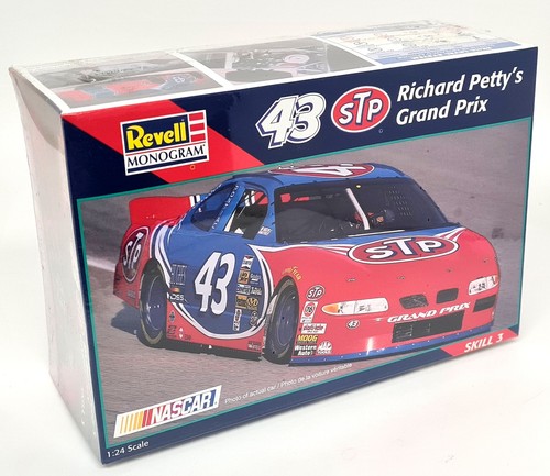 Revell pontiac grand prix - revell,