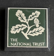 NATIONAL TRUST OAK LEAF ACORN