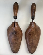 Pair of Antique / vintage dark wood Wooden Shoe Lasts Trees Hinged Size D 7 1/2