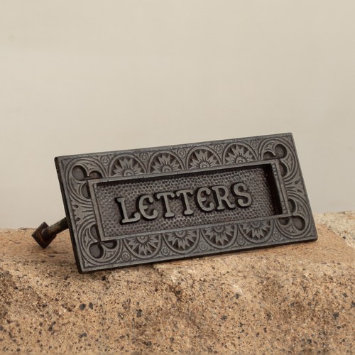 Small cast iron - cast, letterbox