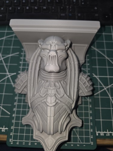 Printed predator bust wall - printed,