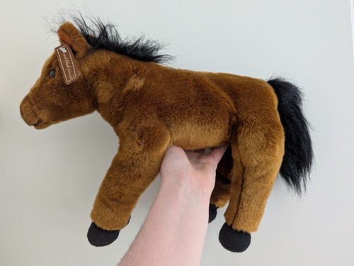 Anna club plush - anna,