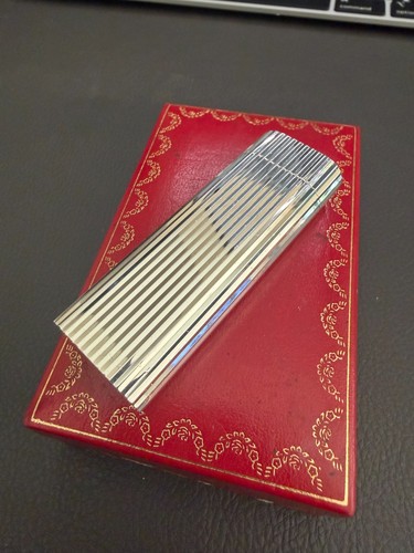 Cartier les must - paris, lighter