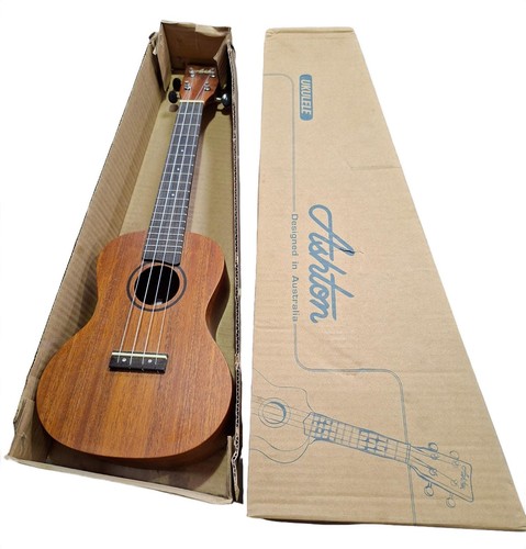 Ashton concert ukelele - -,