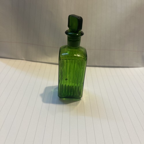 Green ribbed poison - green, bottle