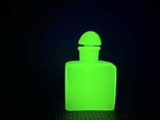 HTF Antique Uranium Green French Opaline Perfume Scent Bottle W/stopper 