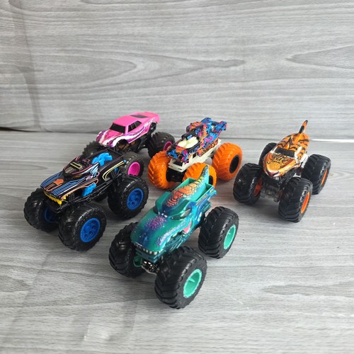 Hot wheels monster truck - hot,