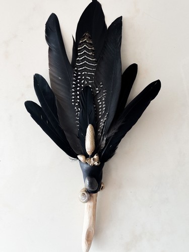 Black feather smudge - black, –