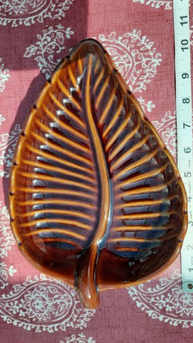 Denmead pottery leaf - denmead,