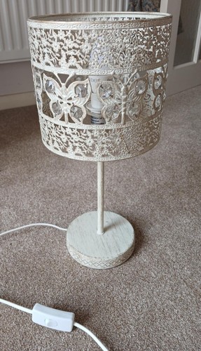 Cream shabby chic distressed - chic,