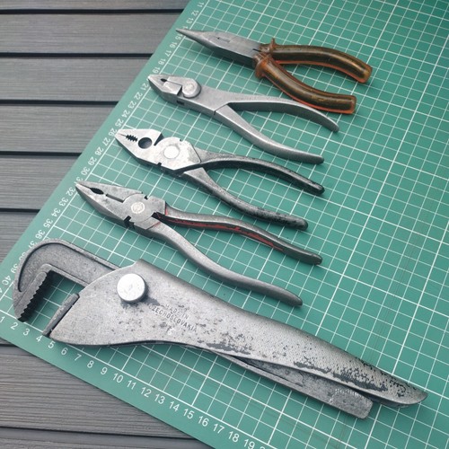 Mixed pliers grips job lot - –,
