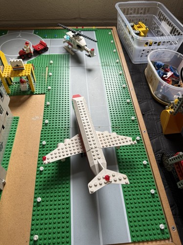 Lego 6392 airport plane - lego,