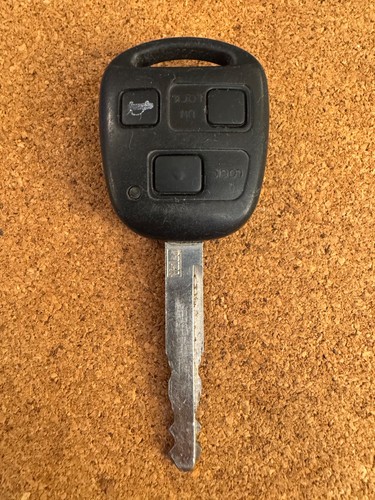 Genuine toyota button remote - 3,