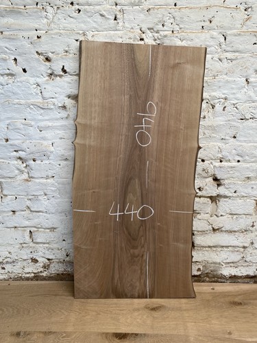 Waney edge live walnut - live,