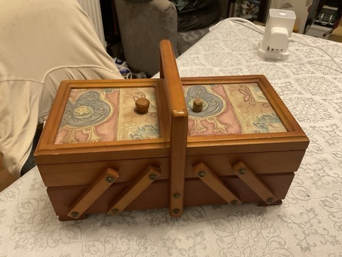 Small wooden cantilever sewing - small,