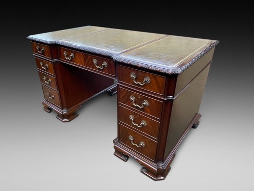 Mahogany pedestal desk - mahogany,