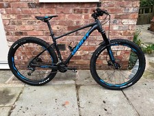 Giant Fathom 3 Hardtail 27.5 Disc Medium Mountain Bike in Black & Blue Tubeless