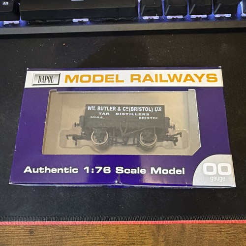 Dapol b738 butler - b738,