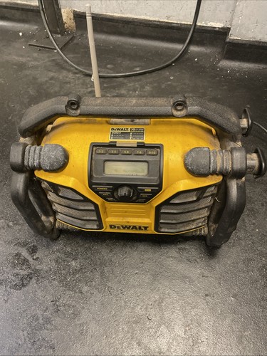 Dewalt dcr017 dab spares or - fm/dab,