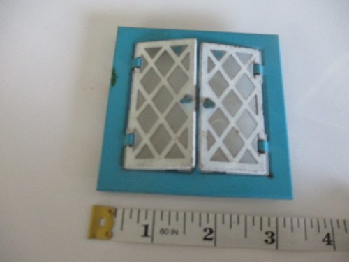 Vintage tin dolls house - dolls,