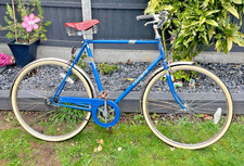 VINTAGE TRIUMPH BICYCLE FOR RESTORATION