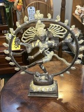 Dancing shiva nataraja statue