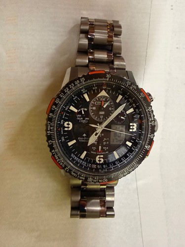 Retails 800 used citizen - retails, $800