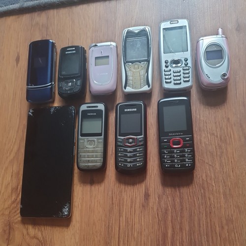 Vintage mobile phones - ,