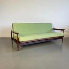 RETRO VINTAGE TEAK STUDIO