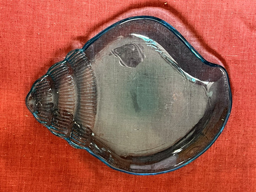 Blue glass shell shaped cm - shaped, 17