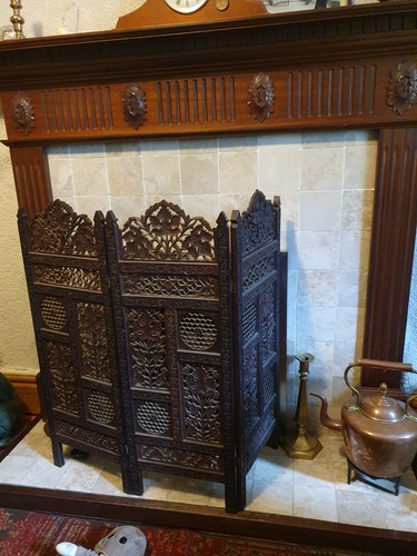 Carved wooden folding screen - wooden,