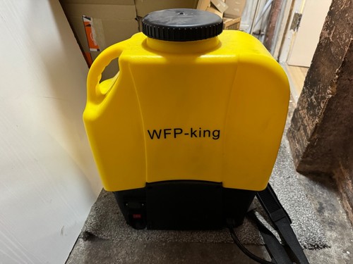 Water spray backpack
