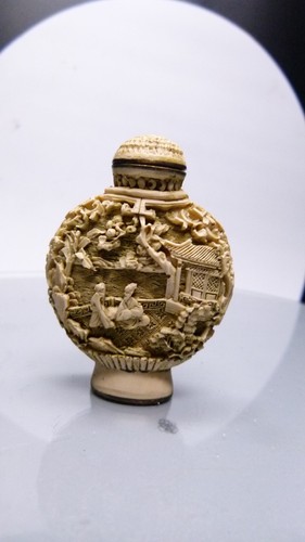 Chinese carved snuff - , bottle